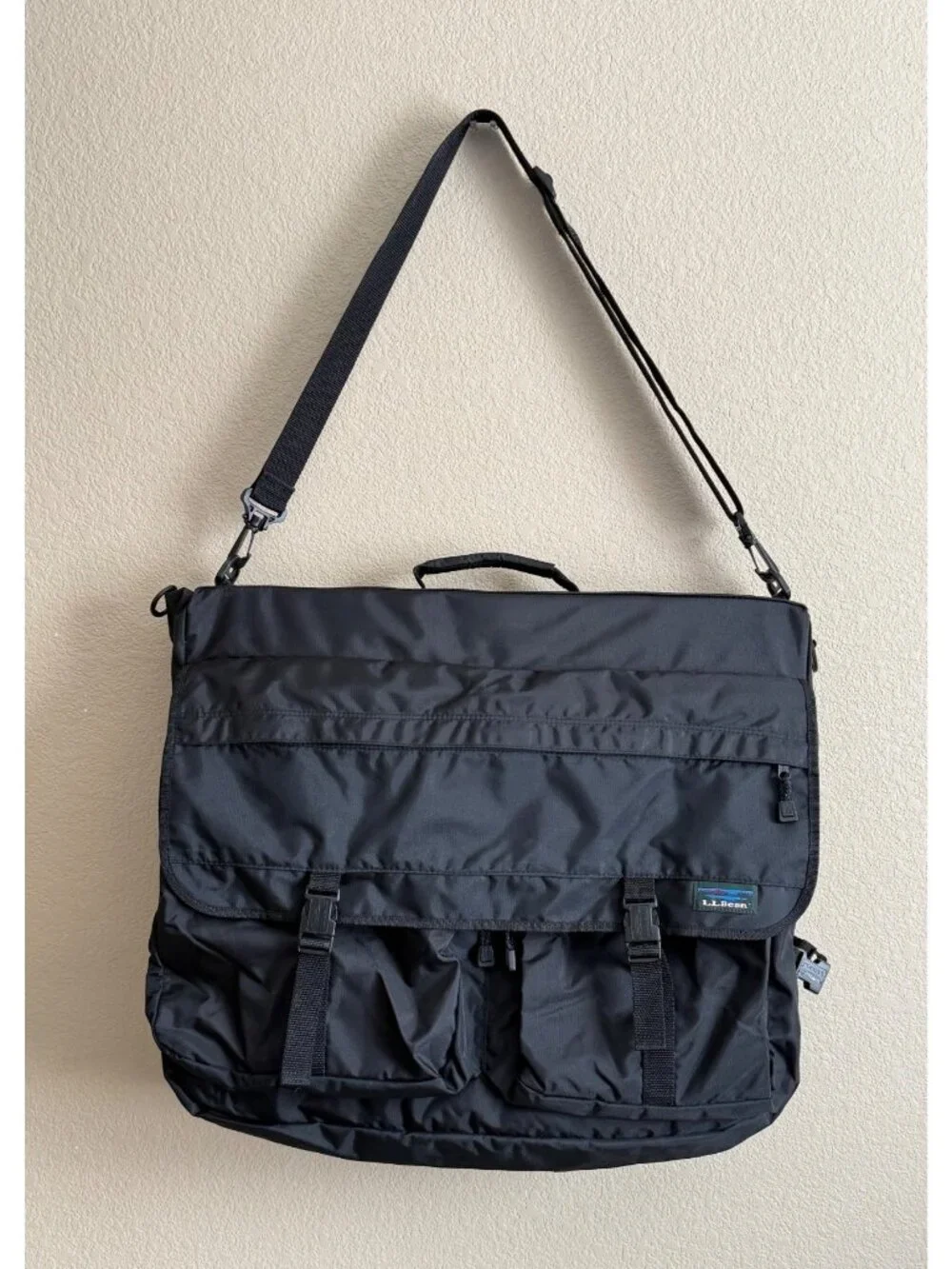 L.L. Bean Garment Travel Luggage Bag Shoulder Strap Black Style M541